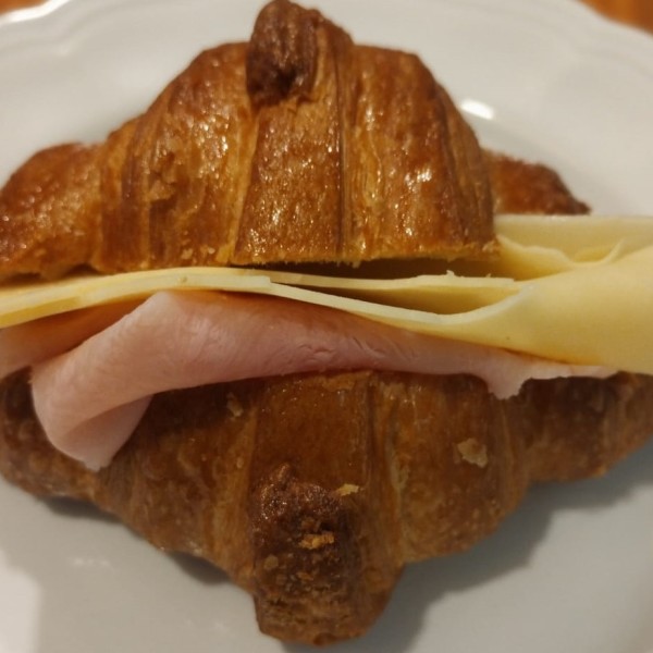 Croissant de Jamón y Queso