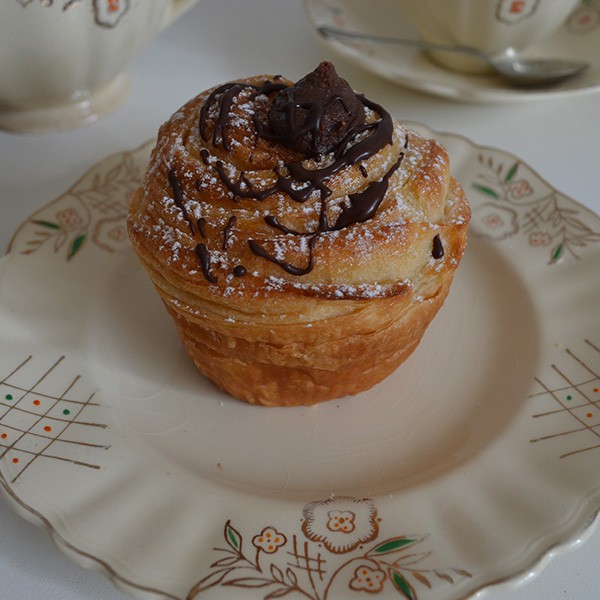 Cruffin relleno de nutella
